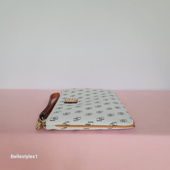 DOONEY & BOURKE Blakely Signature Logo Print Large Wristlet- Bone color ⭐ - Picture 8 of 16